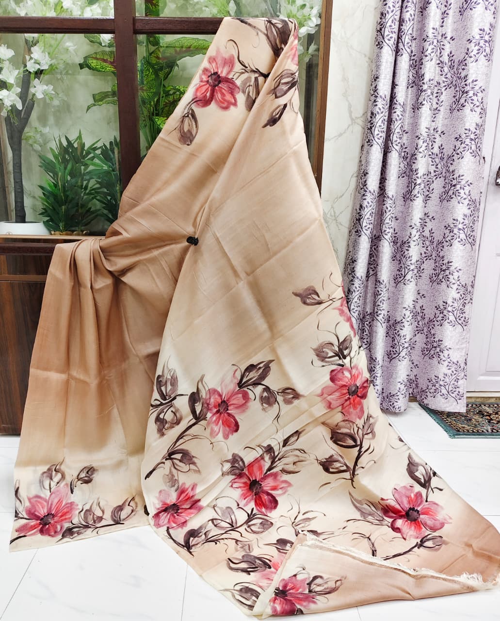Elegant Hand-Painted Pure Silk Saree – Beige Base with Red Floral Artistry