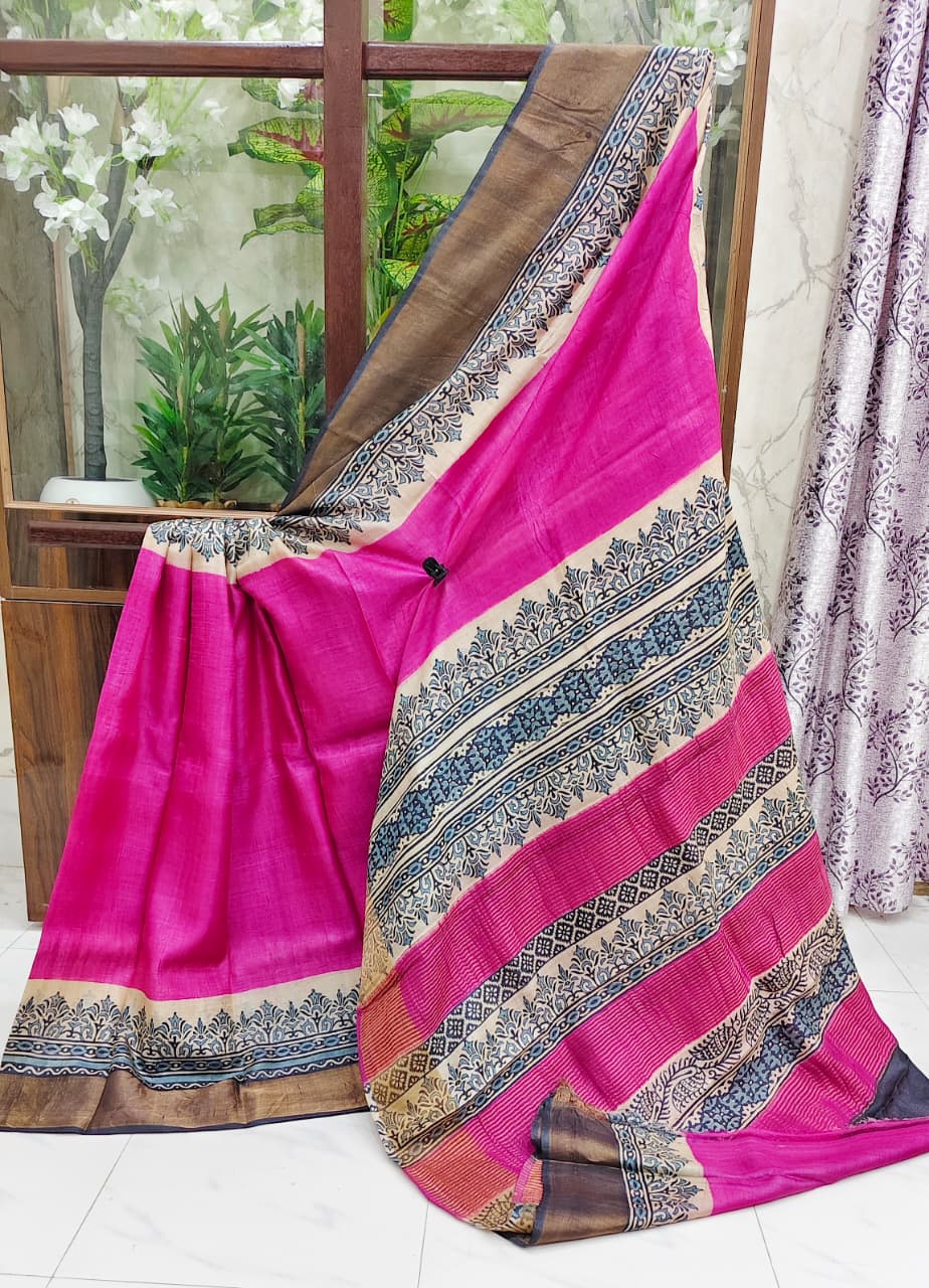 Elegant Gachi Zari Tussar Silk Saree with Hand Block Print – Magenta & Beige