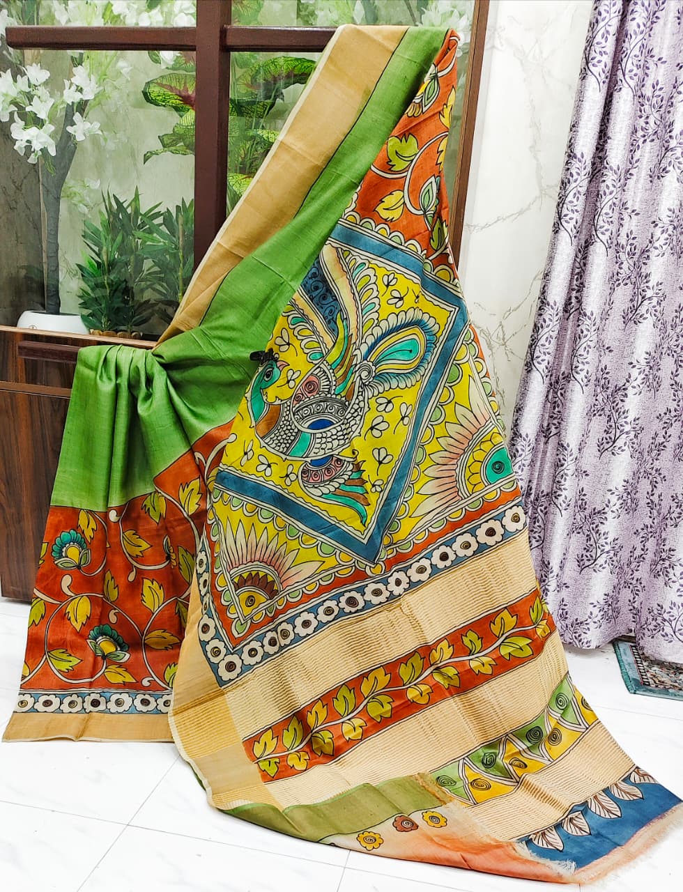 Elegant Gachi Tussar Hand-Painted Kalamkari Saree – Leaf Green & Terracotta Classic Edition